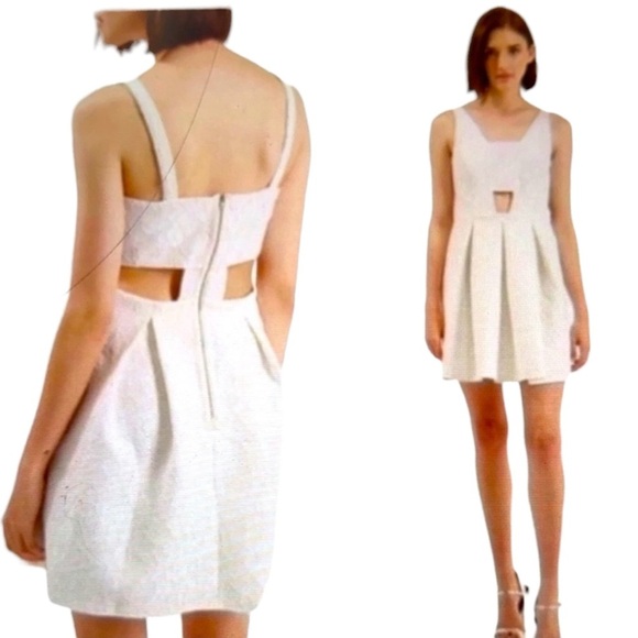 TopShop Textured Ivory Pleated Light Scuba Dress - Picture 1 of 6